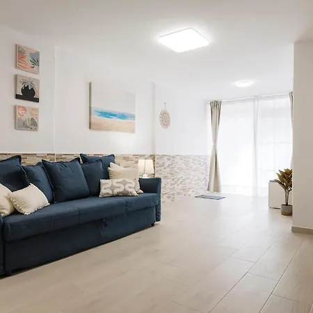 Vientos De Duna Y Luna Playa Honda (Lanzarote)