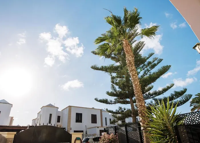 Vientos De Duna Y Luna Playa Honda (Lanzarote)