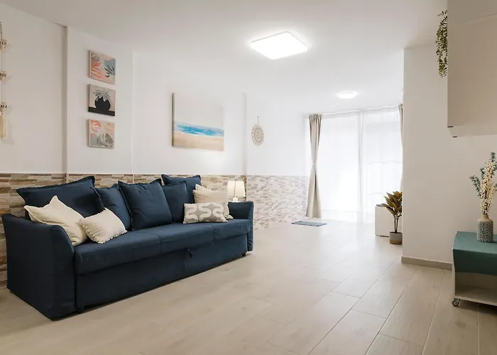 Vientos De Duna Y Luna Playa Honda (Lanzarote)