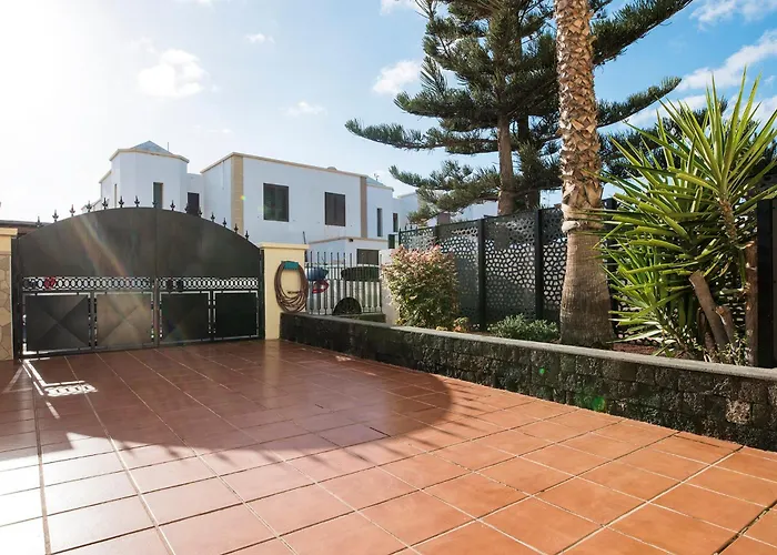 Vientos De Duna Y Luna * Playa Honda (Lanzarote)